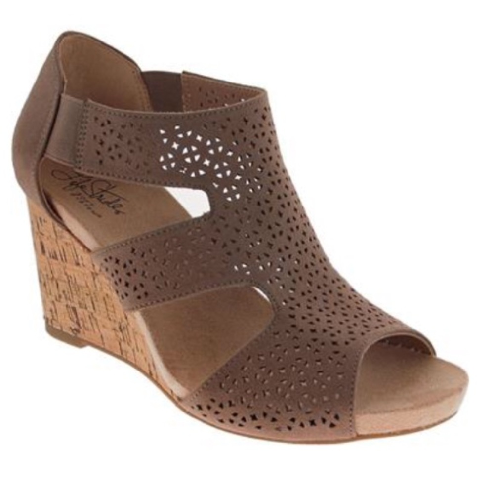 NIB life stride Heidi sandals